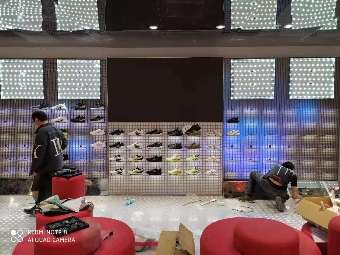 北京APM商場(chǎng)斐樂(lè)專賣店網(wǎng)屏